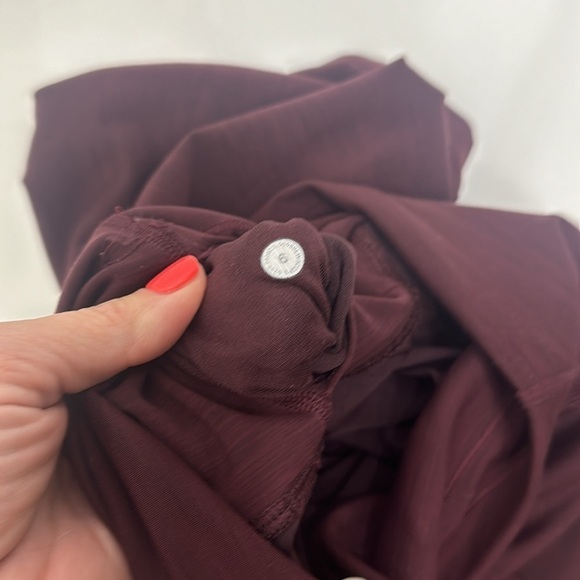 Lululemon maroon crop leggings size 6 - Picture 8 of 10